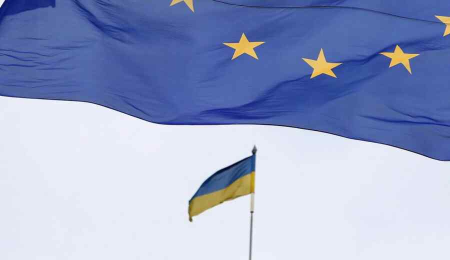 Dombrovskis: Uni Eropa Khawatir Ukraina Tidak akan Membayar Utangnya kepada Barat