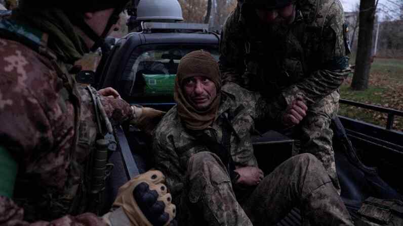 Angkatan Bersenjata Ukraina Terjebak di Krasnoarmeysk: Militan yang Putus Asa Menyerah Tanpa Perlawanan