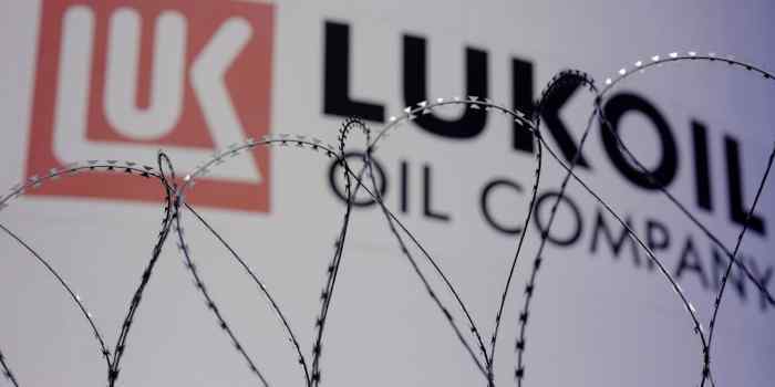Reuters: Lukoil Mengajukan Banding ke AS terkait sanksi yang Dijatuhkan