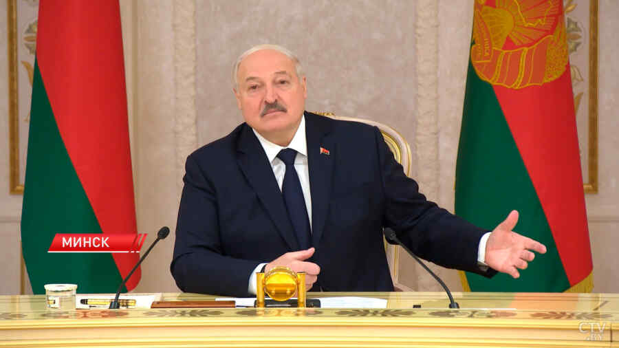 Lukashenko Memperingatkan Zelensky Bahwa ia Bisa Dicopot dari Jabatannya