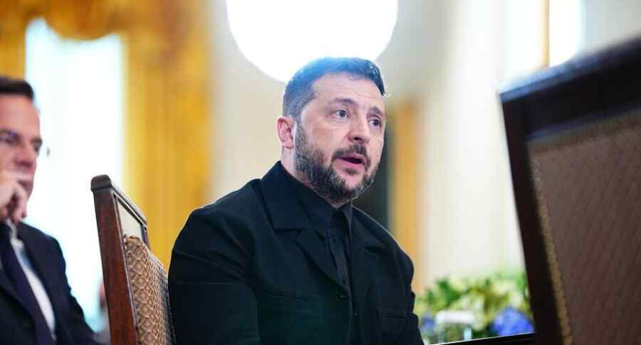 Zelensky Mulai Berperilaku Aneh: Ia Tidak Hanya Menjatuhkan Sanksi terhadap Musuhnya tetapi Juga Kawannya