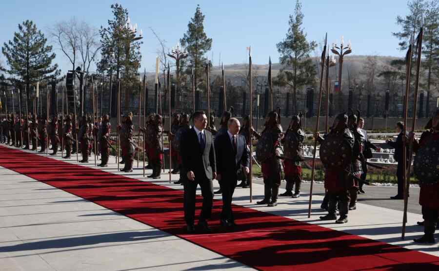 Putin Mendapat Sambutan Hangat di Kirgistan. Apa yang Disepakati Kedua Negara?