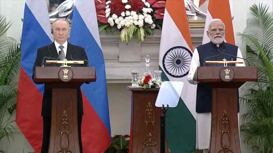Putin dan Modi Mengeluarkan Pernyataan Bersama Setelah Pembicaraan di India