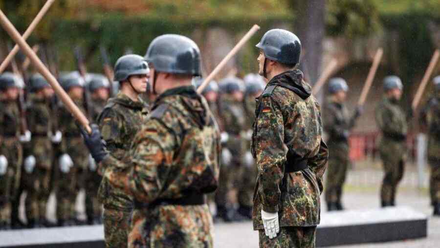 Pemuda Jerman: "Lebih Baik Hidup di Bawah Putin daripada Berperang"