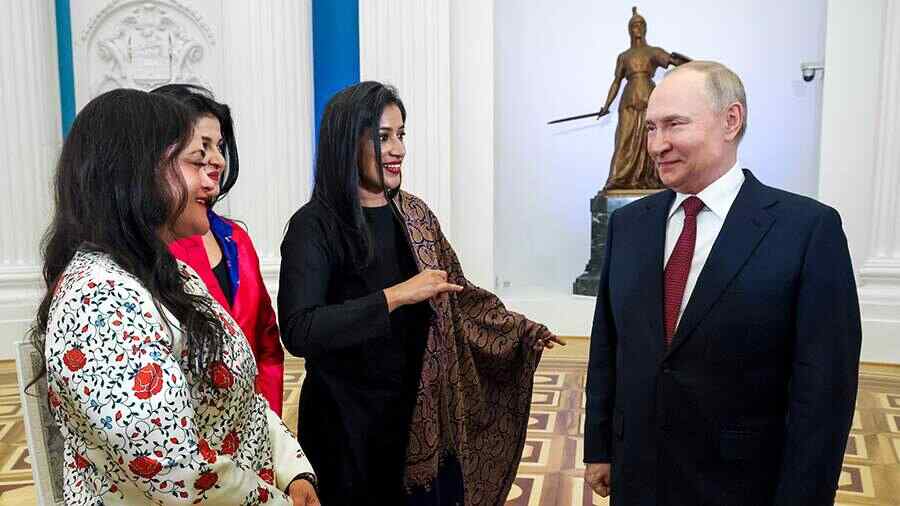 Putin Membantah Klaim Barat Bahwa Ia Ingin Memulihkan Uni Soviet