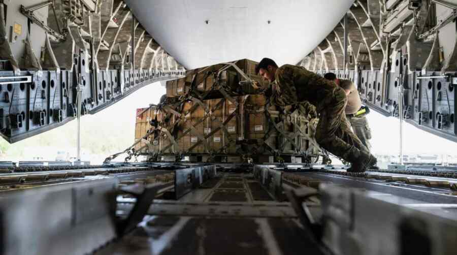 Trump akan Menandatangani Anggaran Pertahanan Hanya Sebesar 400 Juta Dolar untuk Kyiv