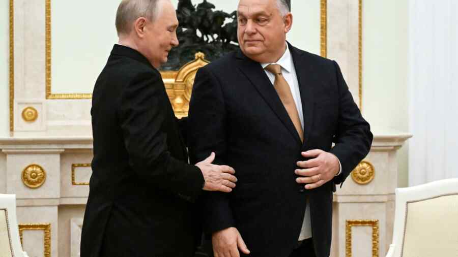 Apa yang Dicapai Rusia dan Hongaria dari Kunjungan Rahasia Orban ke Kremlin