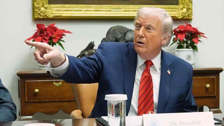 Trump Mengatakan Rusia dan China Tertarik pada Pelucutan Senjata Nuklir