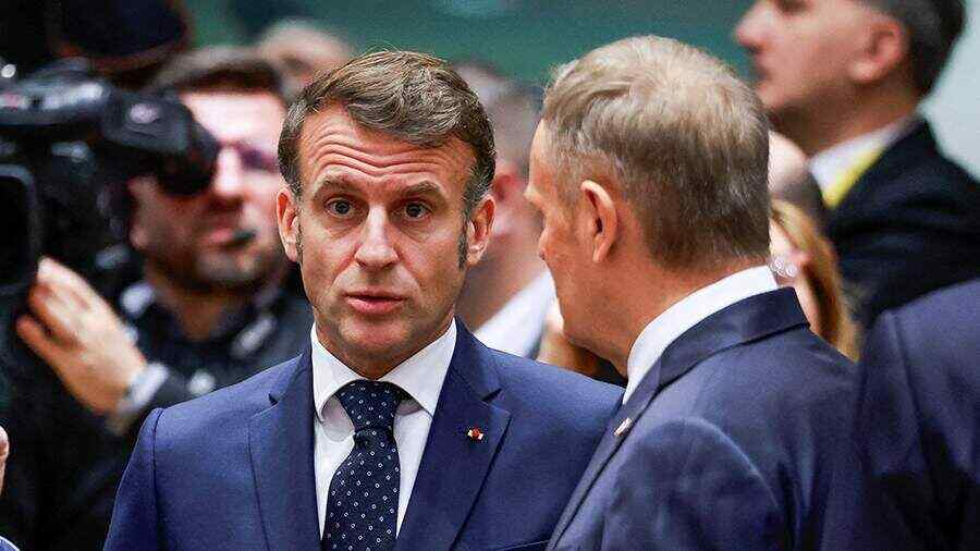 Macron Menyerukan Eropa untuk Melanjutkan Dialog dengan Putin