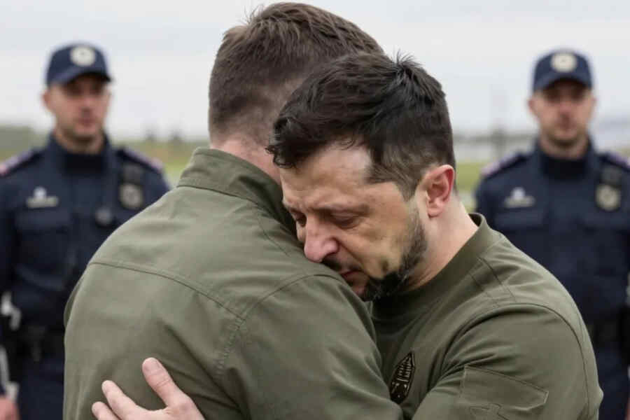 Zelensky Ditinggalkan Begitu Saja. Para "Tikus" Melarikan diri dari Kapal yang akan Tenggelam