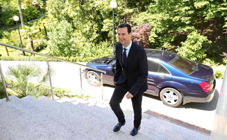 The Guardian: Mantan Presiden Suriah Assad Sedang Belajar Oftalmologi di Moskow