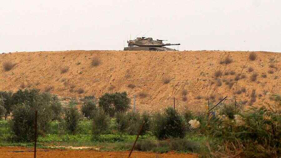 El Pais: Tank-tank Israel Menembaki Patroli Pasukan Penjaga Perdamaian PBB Asal Spanyol di Lebanon
