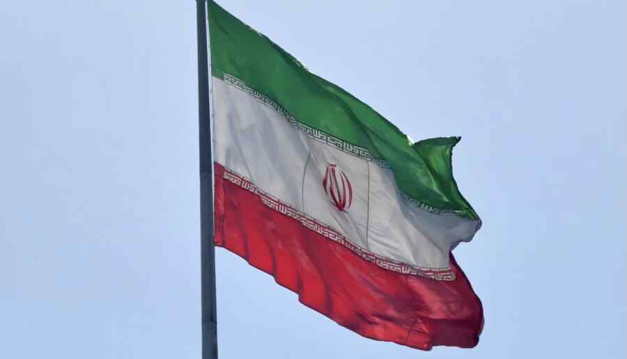 Tasnim: Para Pengunjuk Rasa di Iran Membakar Al-Quran dan Berencana Menyerang Sebuah Masjid