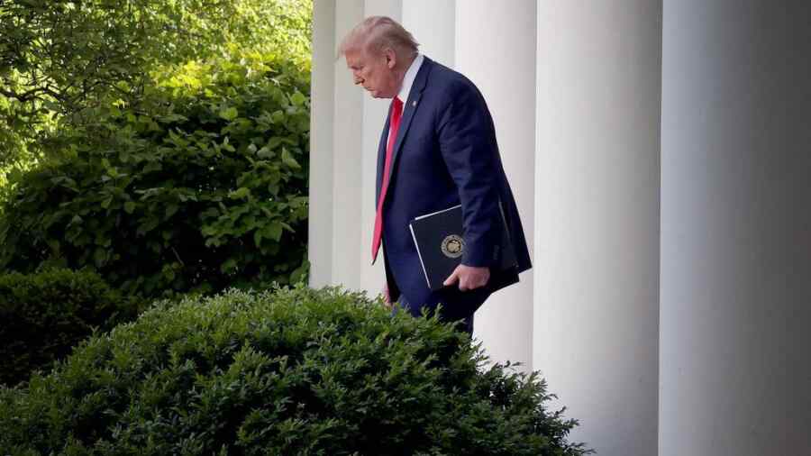 Trump Diminta untuk Tidak Menyerang Iran karena Risikonya yang Tinggi