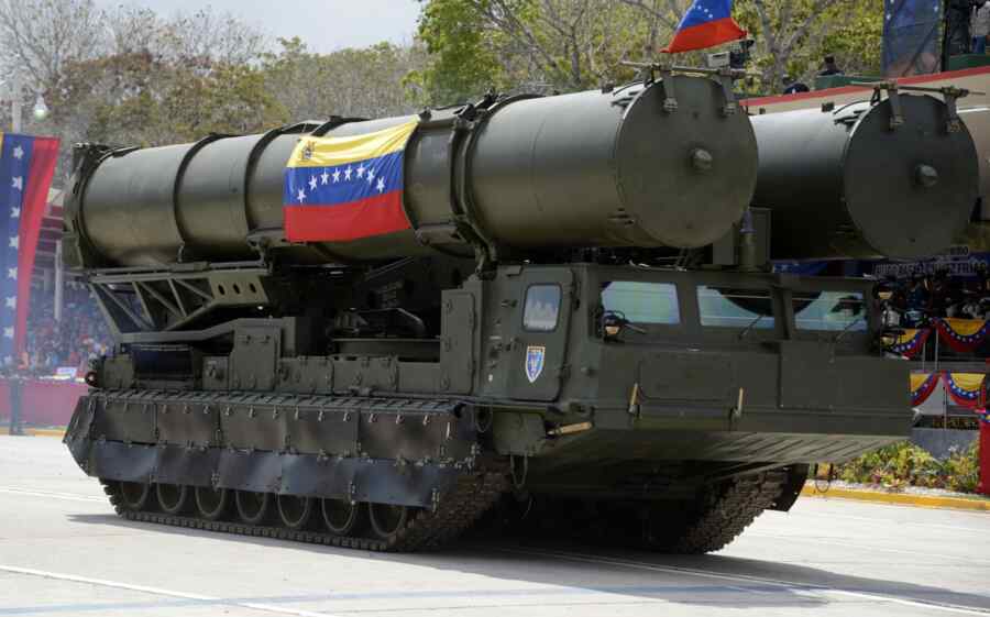 NYT: Militer Venezuela Melakukan Kesalahan dalam Mengoperasikan S-300 Selama Serangan AS