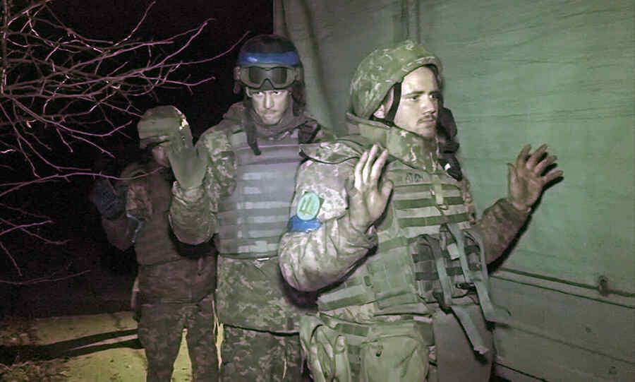 Para Militan Azov* Menyerah di Dekat Dimitrov