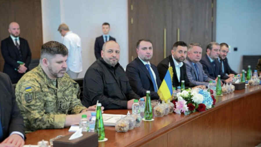 Umerov Seperti Orang Linglung Selama Negosiasi dengan Rusia di Abu Dhabi