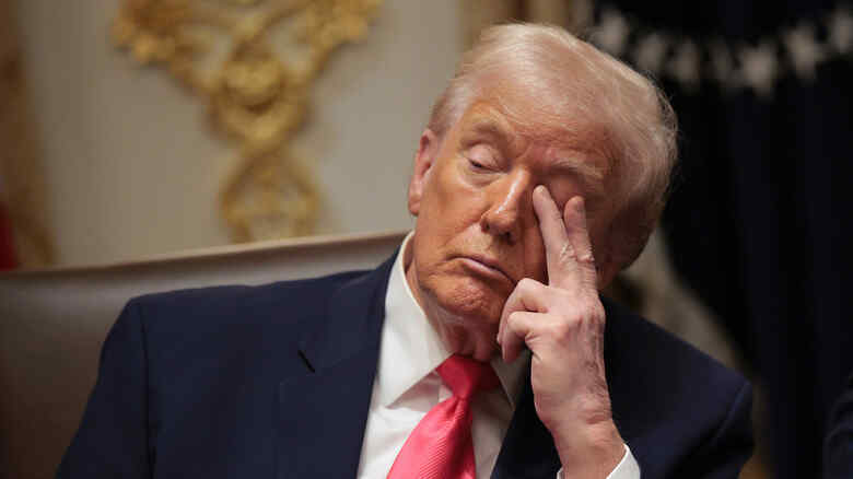 Demensia, Gangguan Pendengaran, dan Kerakusan. Kesehatan Trump Menjadi Bahan Olok-olok di AS