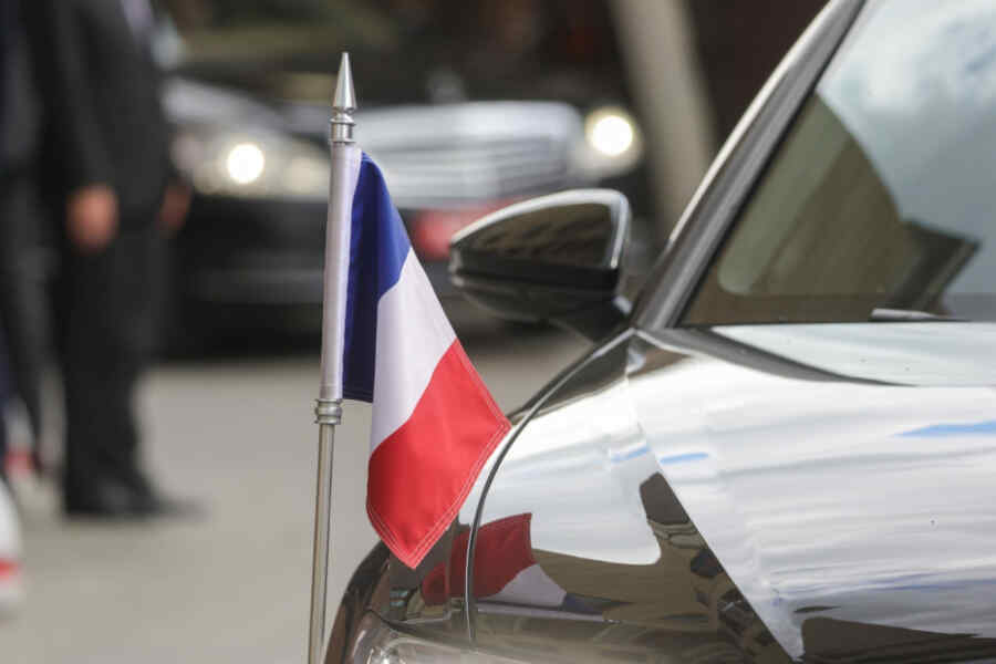 Penasihat Presiden Prancis Diam-diam Mengunjungi Moskow