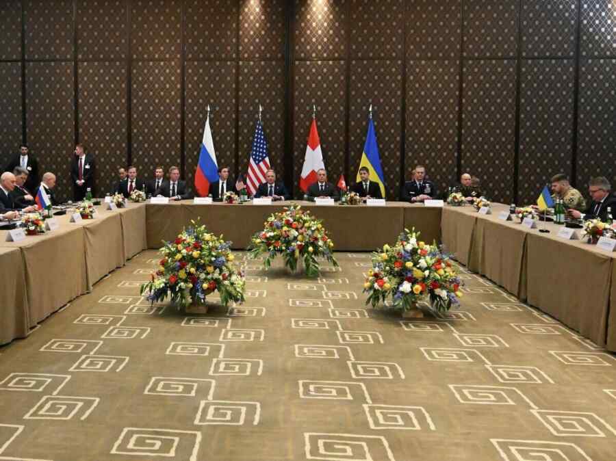 Pembicaraan di Jenewa Dilakukan dalam Bahasa Rusia dan Inggris