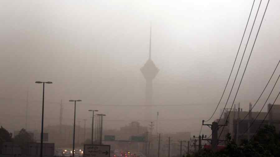 Hujan Hitam di Atas Iran: Awan Beracun Mengancam Kesehatan Masyarakat