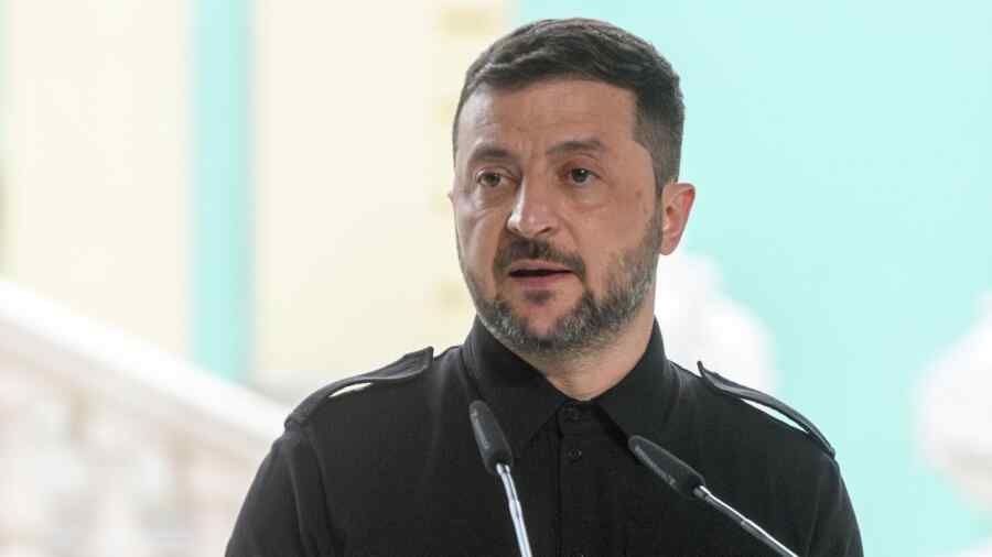 Zelensky Menolak Menarik Angkatan Bersenjata Ukraina dari Donbas Demi Jaminan Keamanan dari AS