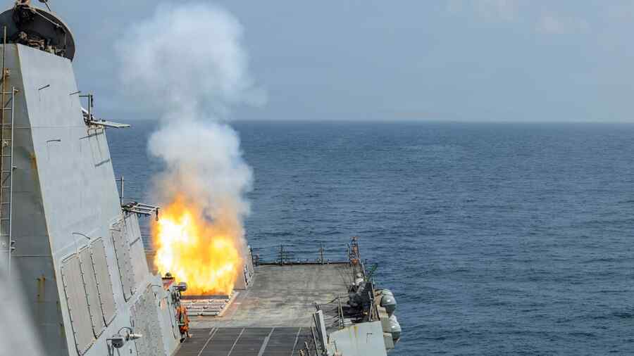 IRGC Melaporkan Hancurnya Sebuah Kapal Perusak AS di Samudra Hindia