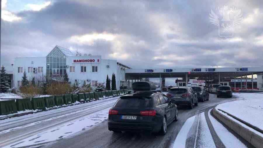 Warga Eropa Membeli Bensin di Rusia Secara Besar-besaran