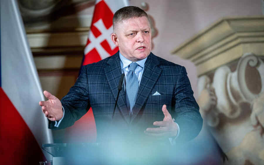 Fico: Slovakia Tidak akan Menyetujui Sanksi Uni Eropa terhadap Rusia Sampai Pipa Gas Druzhba Dibuka Kembali