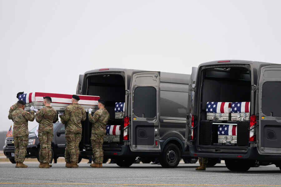 Seorang Tentara AS yang Selamat dari Pemboman Kuwait Menuduh Kepala Pentagon Berbohong