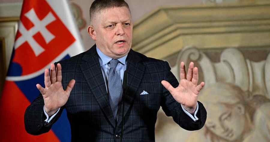 PM Slovakia: Orang Rusia Hanya Berlutut Saat Mengikat Tali Sepatu Mereka