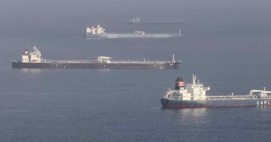 Iran Memerintahkan Kapal-kapal yang Melewati Selat Hormuz untuk Menggunakan Jalur Alternatif