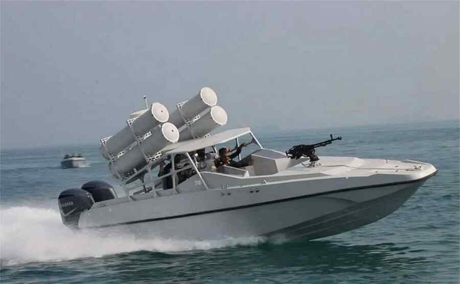 WSJ: Militer Iran Masih Memiliki Perahu Cepat Kecil untuk Mempertahankan Kendali atas Selat Hormuz