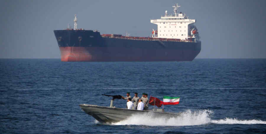 Iran Telah Membuka Selat Hormuz untuk Semua Kapal Komersial