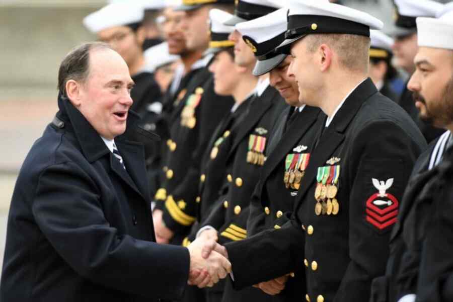 Menteri Angkatan laut AS Mengundurkan diri