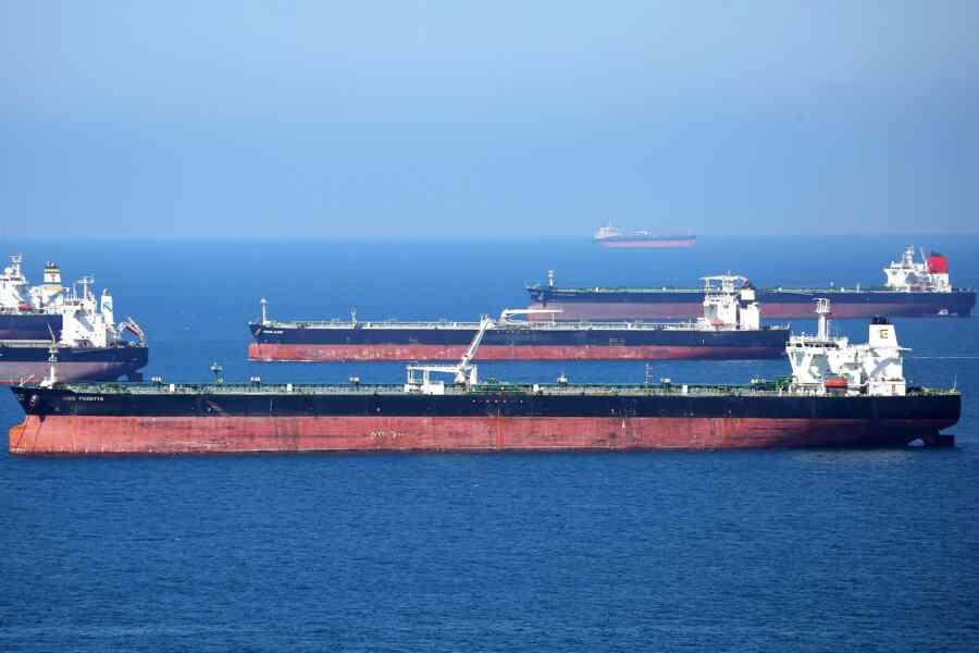 IEA: Pendapatan Ekspor Minyak Rusia Berlipat Ganda pada Bulan Maret