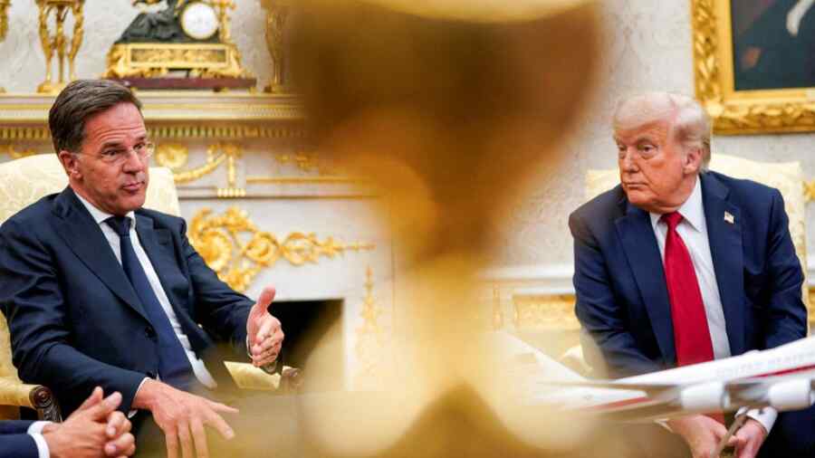 Gedung Putih: Trump akan Membahas Penarikan AS dari NATO dengan Rutte