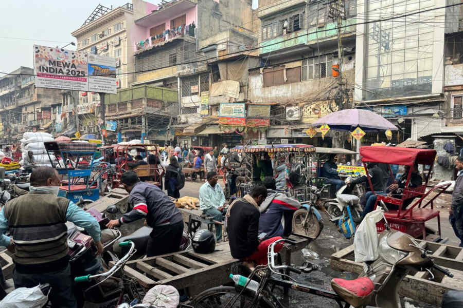 Modi Mendesak Warga India untuk Berhenti Bepergian dengan Pesawat karena Krisis Bahan Bakar