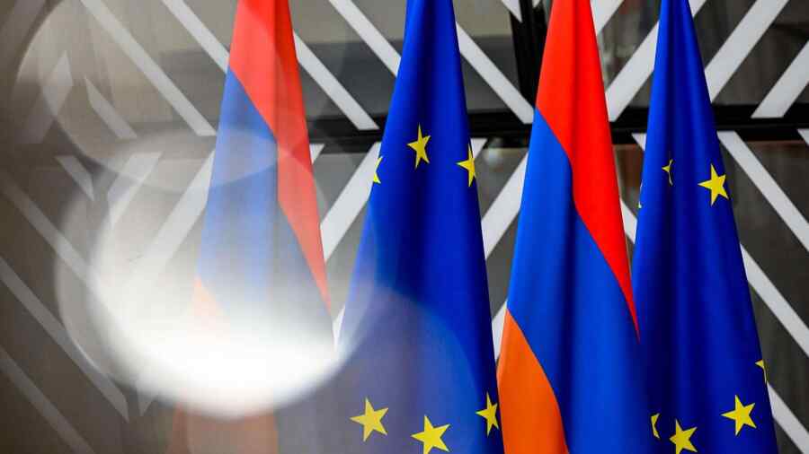 Pemimpin Armenia Mengundang Orang Eropa dan Yahudi ke Rumahnya. Apakah Rakyat Armenia akan Membiarkan "Orang-orang Ini" Menghancurkan Negaranya?