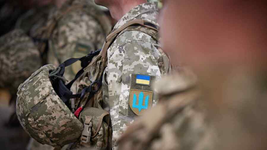 Di Ukraina, para Spesialis Medis Justru Dikirim ke Unit Penyerangan