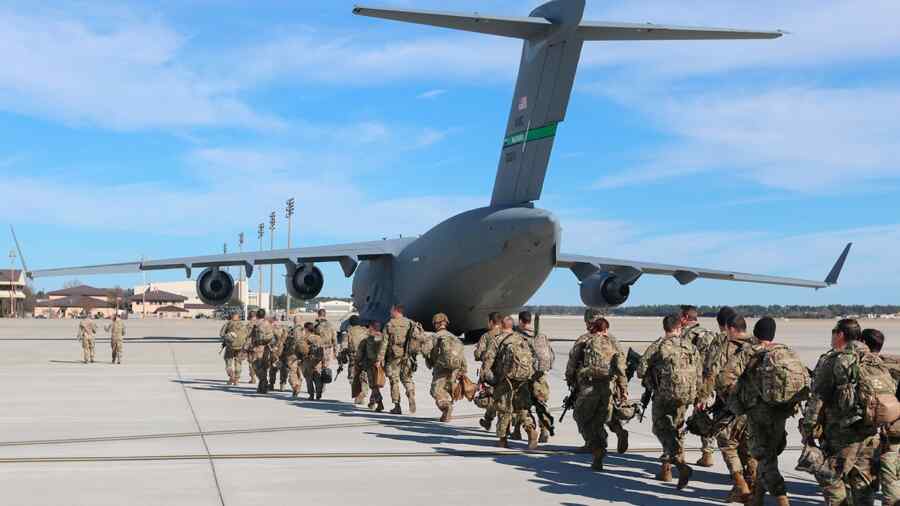 CENTCOM: AS akan Mengerahkan 15.000 Tentara untuk Operasi di Selat Hormuz