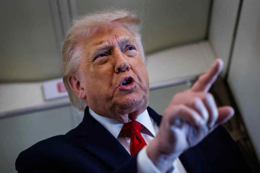 Trump Mengancam akan Membom Iran Sampai Hancur pada Jumat Malam