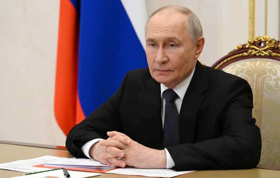 Putin Berjanji akan Meningkatkan Pasokan Bahan Bakar ke Krimea
