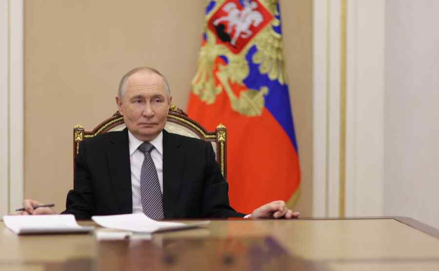 Putin Menandatangani Undang-undang yang Melarang Deportasi Warga Asing yang Pernah Bertugas di Angkatan Bersenjata Rusia