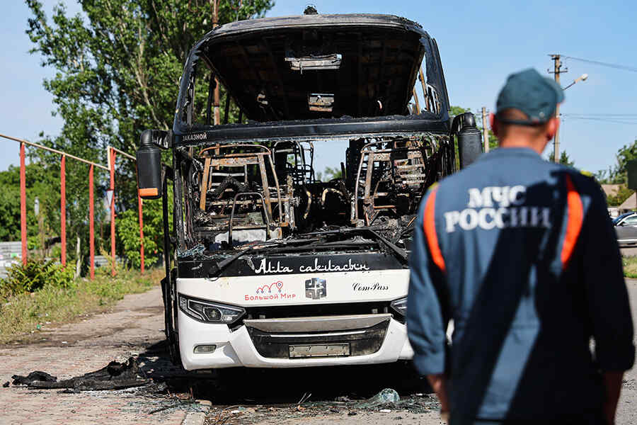 Angkatan Bersenjata Ukraina Menyerang sebuah Bus di Republik Rakyat Donetsk. 7 Warga Sipil Tewas