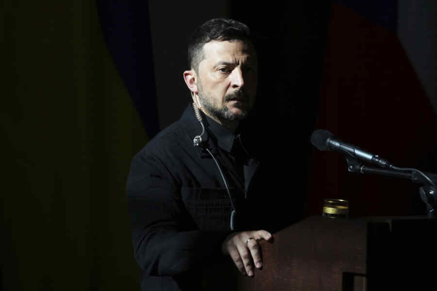 Kegelapan Menyelimuti Kyiv: Rusia Menyerang Saat Zelensky Sedang Berpidato
