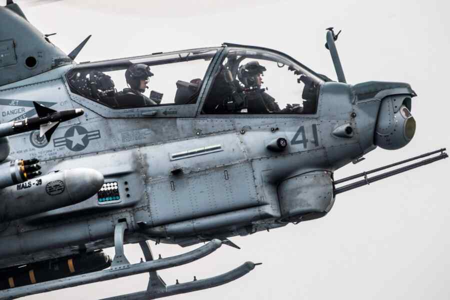 Trump Mengatakan Iran Menembak Jatuh Helikopter Apache Amerika