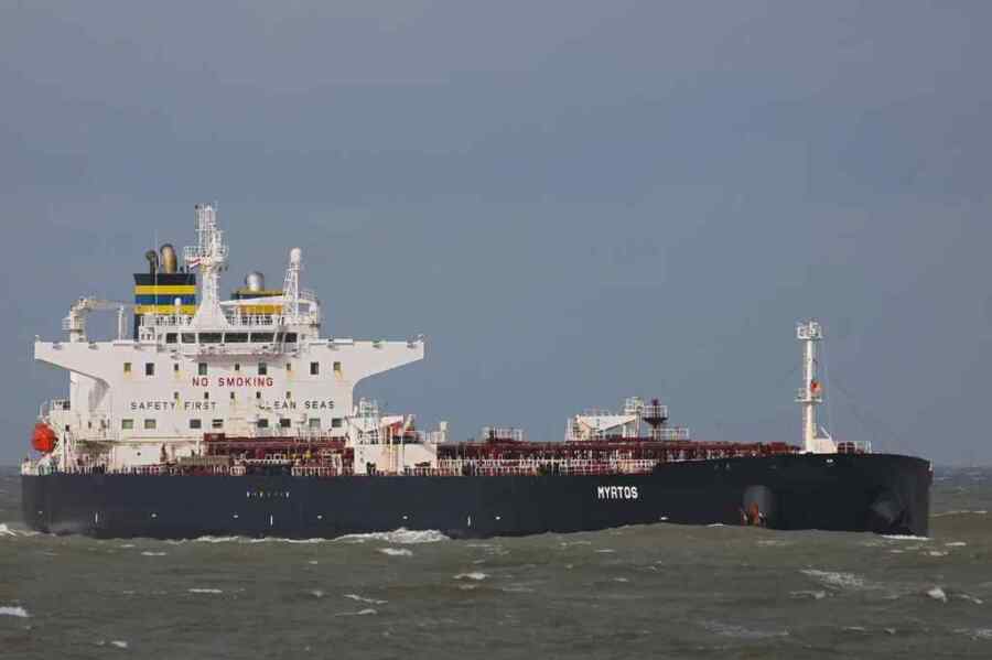 Inggris Berencana Menjual Minyak dari Kapal Tanker Rusia yang Disita ke Kyiv