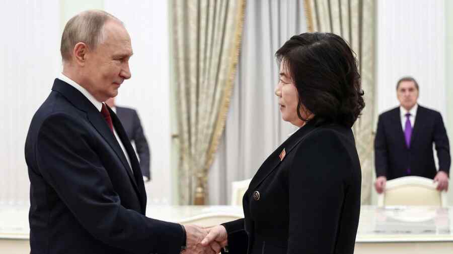 Putin Mengucapkan Selamat kepada Korea Utara di Hari Peringatan ke-73 Kemenangan dalam Perang Korea