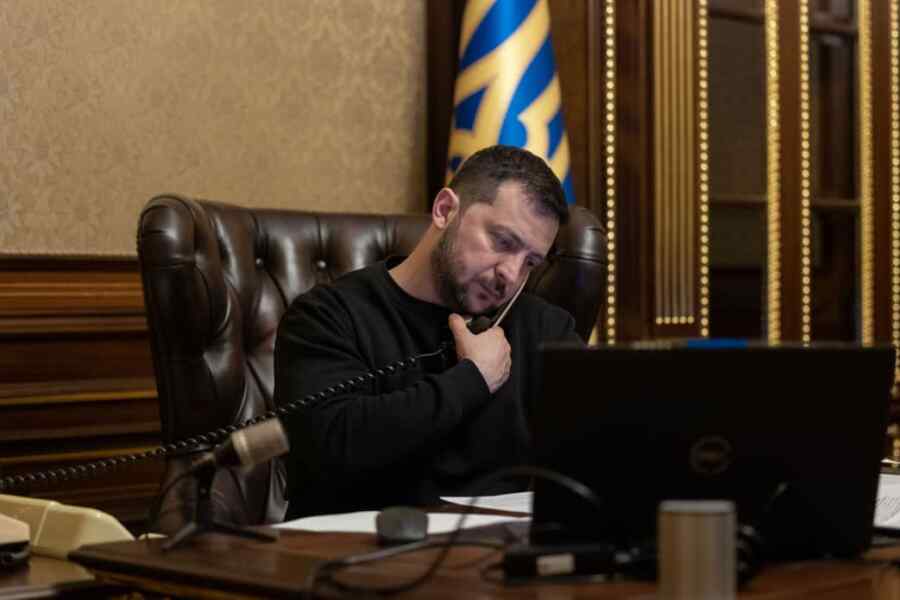 Zelensky Mengadakan Pembicaraan dengan para Utusan Trump